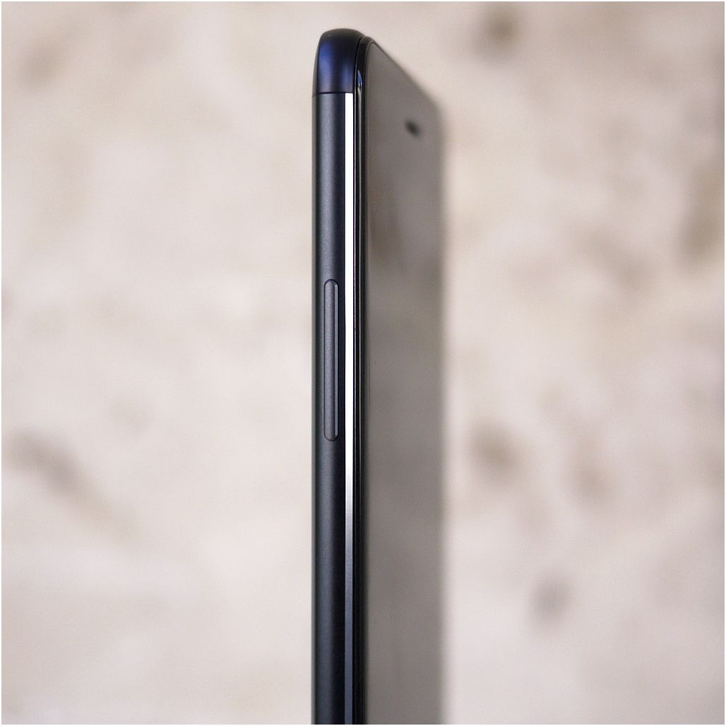 Обзор смартфона Fly Cirrus 13: без предрассудков