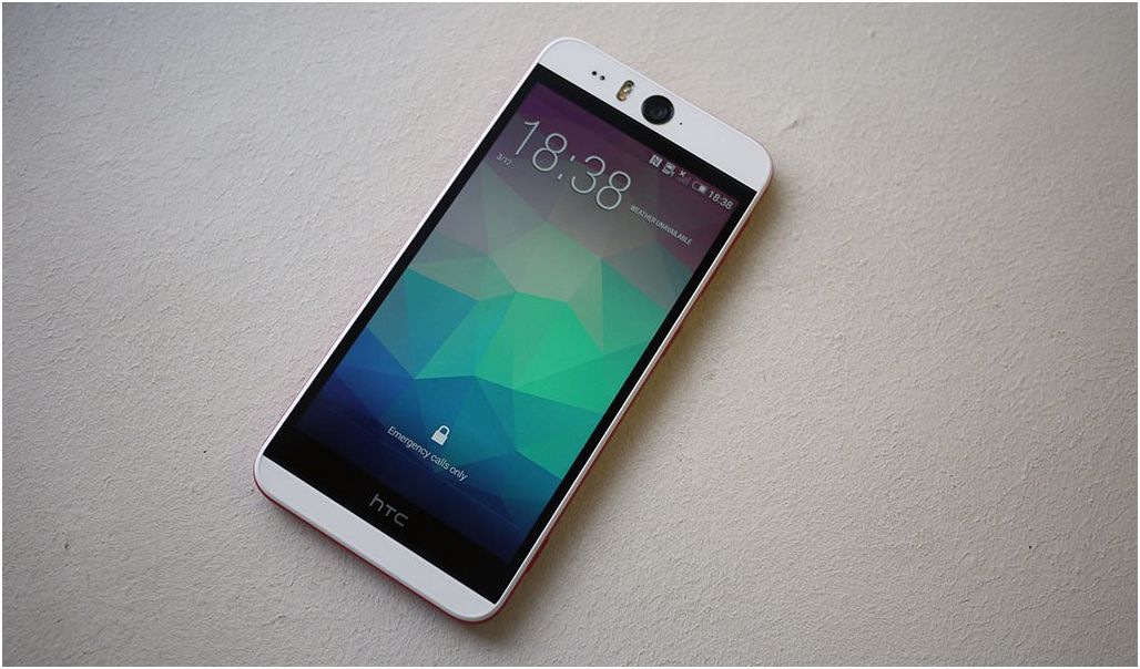 Обзор смартфона HTC Desire Eye: самый "глазастый"