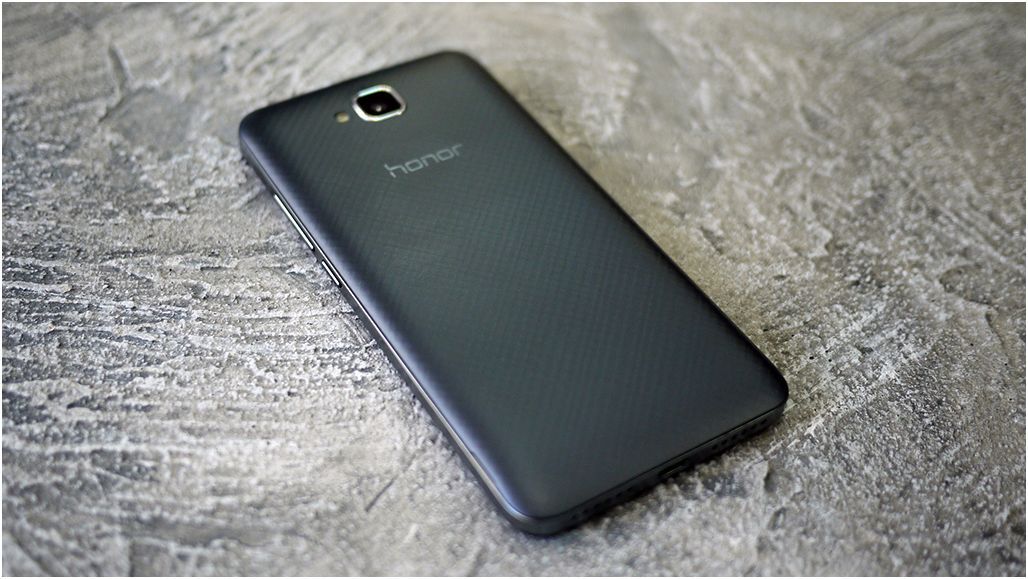 Обзор смартфона Huawei Honor 4C Pro: профессия – долгожитель