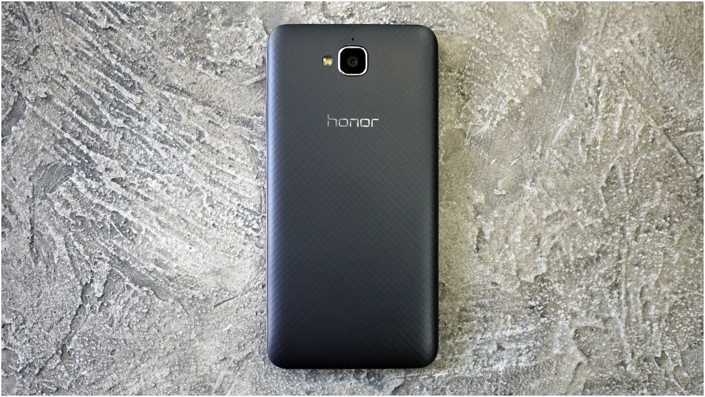 Обзор смартфона Huawei Honor 4C Pro: профессия – долгожитель