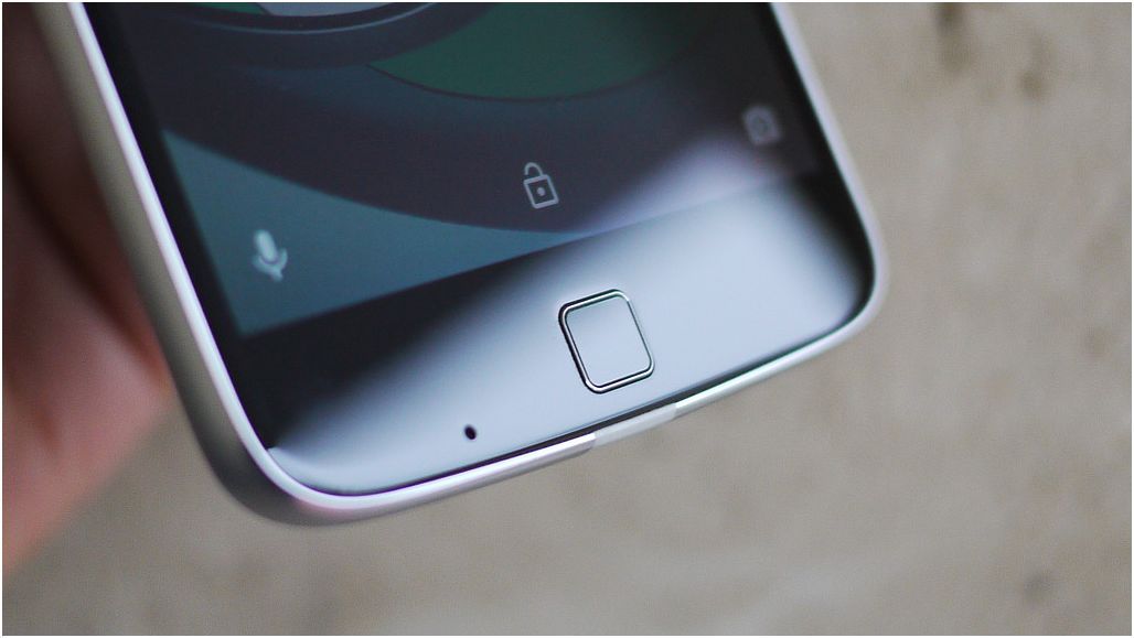 Обзор смартфона Lenovo Moto Z Play: долгожитель с "прикладными" добавками