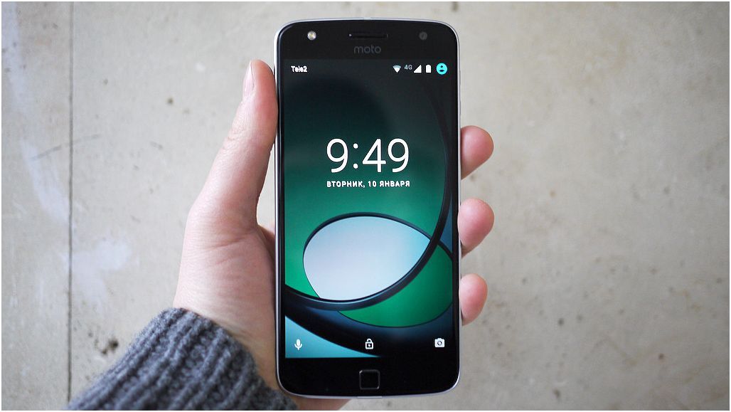 Обзор смартфона Lenovo Moto Z Play: долгожитель с "прикладными" добавками
