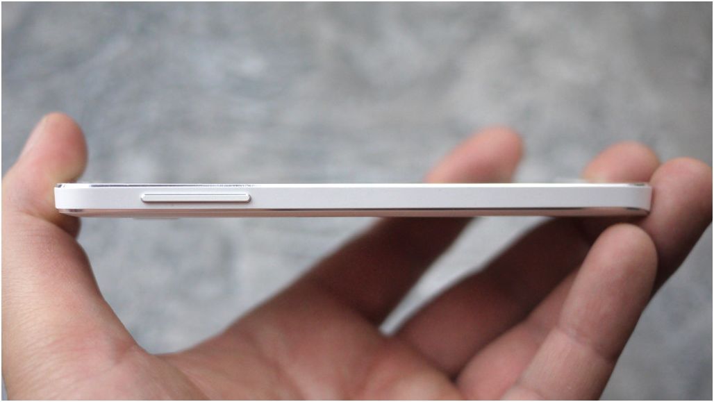 Обзор смартфона Samsung Galaxy A3: стильный "середнячок"