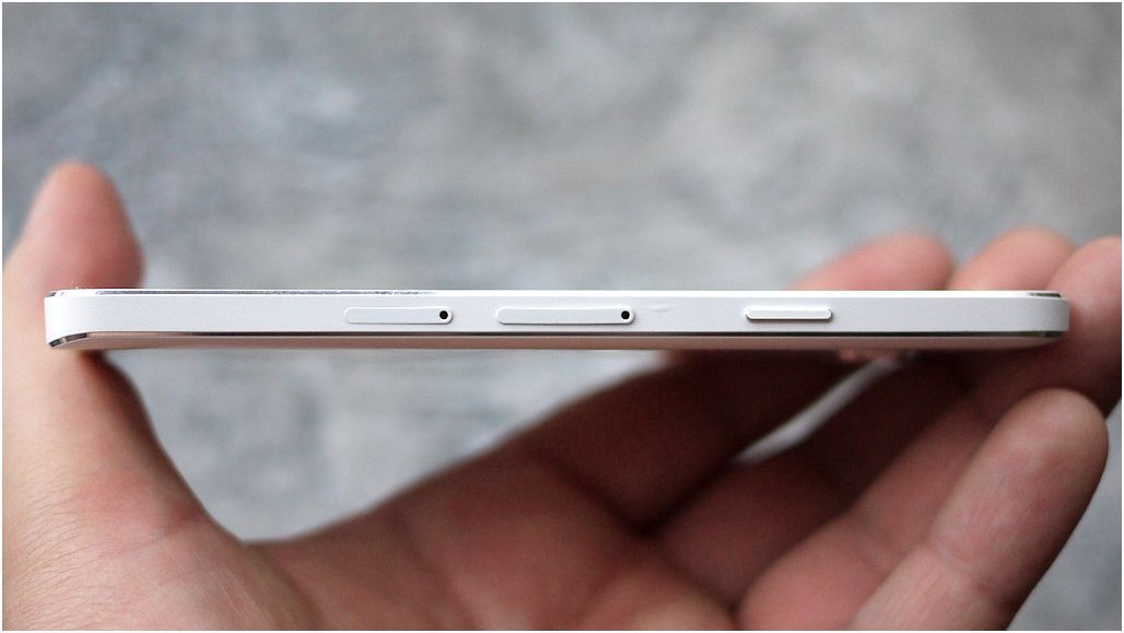 Обзор смартфона Samsung Galaxy A3: стильный "середнячок"