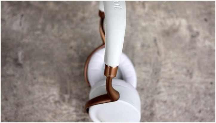 Умный звук. Обзор беспроводных наушников Parrot Zik