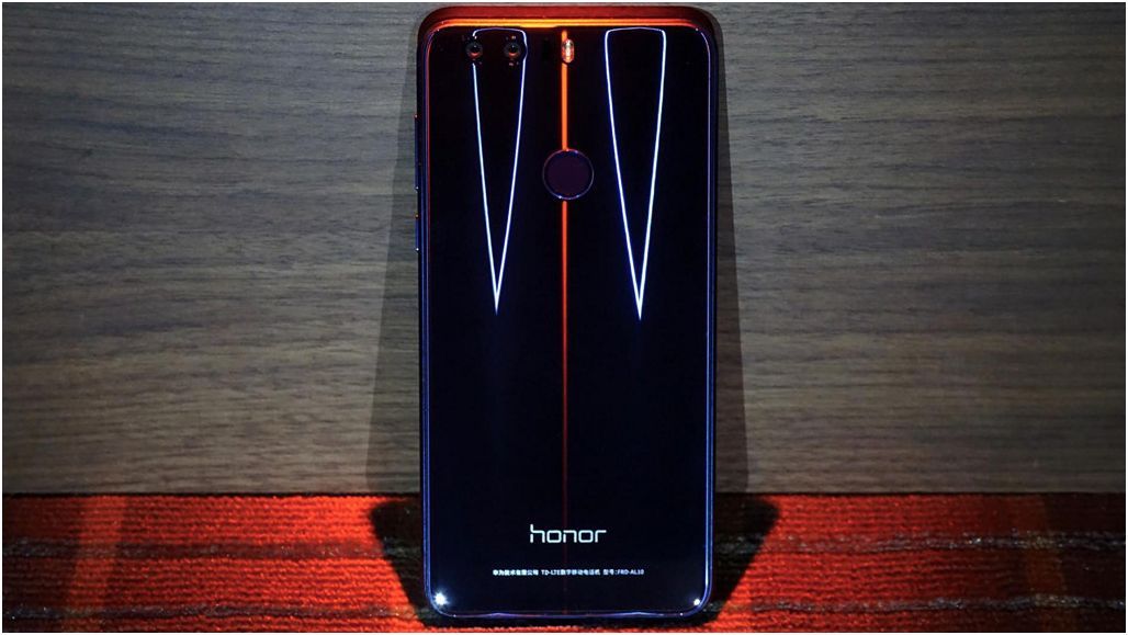 Обзор смартфона Honor 8: бережливая красота (обзор, смартфона, honor, бережливый, красота) Обзор смартфона Honor 8: бережливая красота