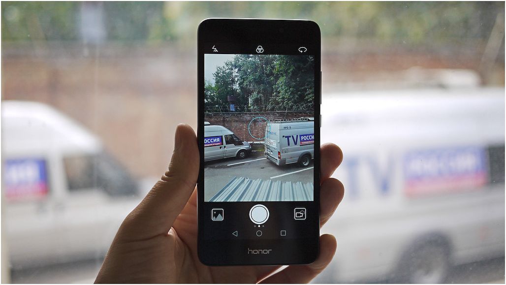 Обзор смартфона Huawei Honor 5C: в "железной" обертке
