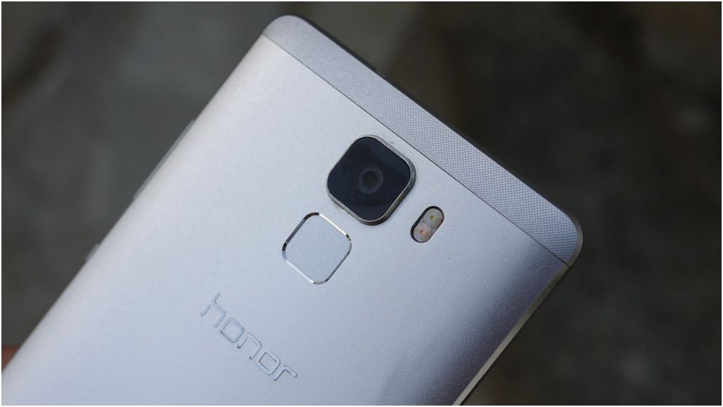 Обзор смартфона Huawei Honor 7: доступный шик