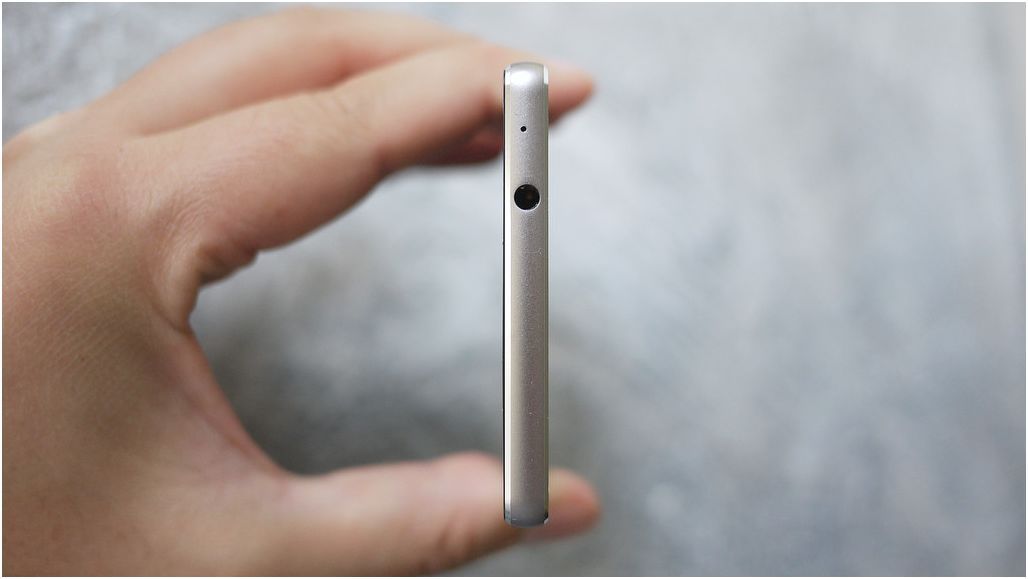 Обзор смартфона Huawei P8: сверхтонкий, двухсимочный, металлический (обзор, смартфона, huawei, сверхтонкий) Обзор смартфона Huawei P8: сверхтонкий, двухсимочный, металлический