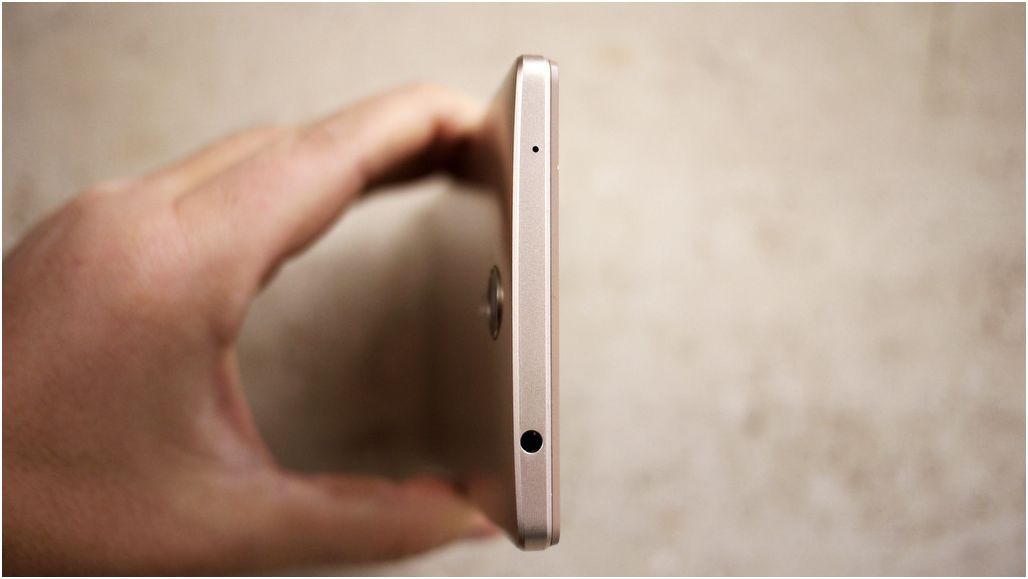 Обзор смартфона Lenovo Phab 2: карманный кинотеатр