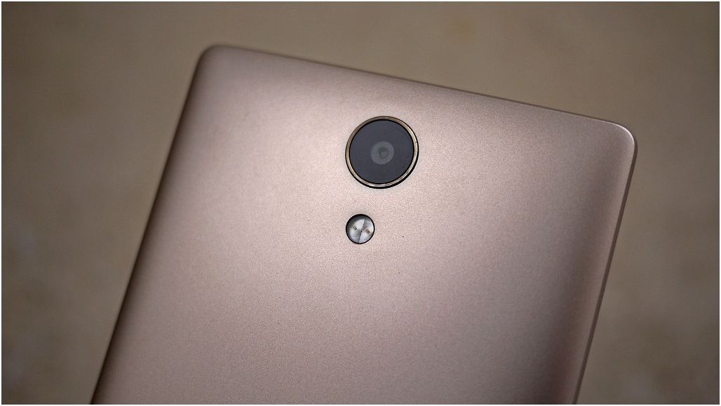 Обзор смартфона Lenovo Phab 2: карманный кинотеатр