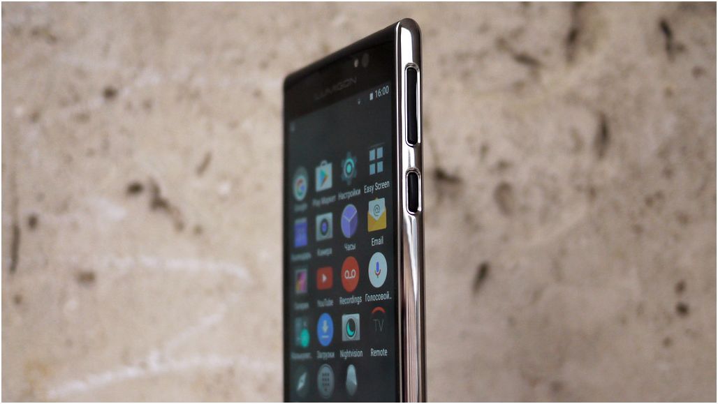 Обзор смартфона Lumigon T3: 100 "лошадей" в Ferrari