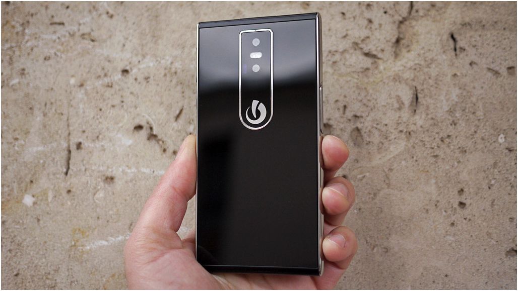 Обзор смартфона Lumigon T3: 100 "лошадей" в Ferrari