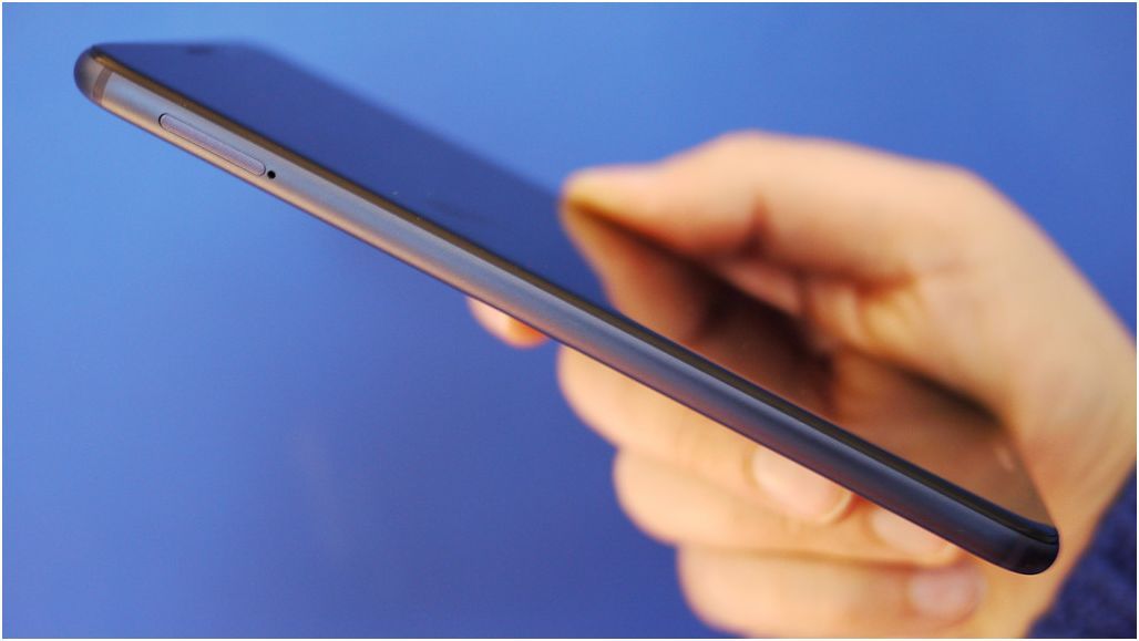 Обзор смартфона Huawei Nova 2i: в четыре "глаза"