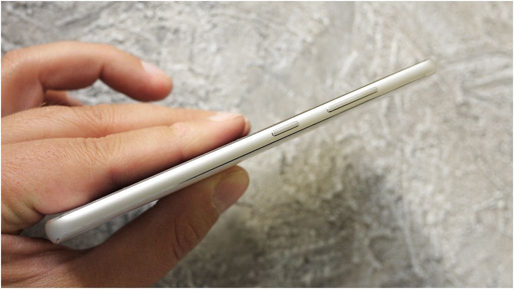 Обзор смартфона Lenovo Vibe S1: дуэт для селфи