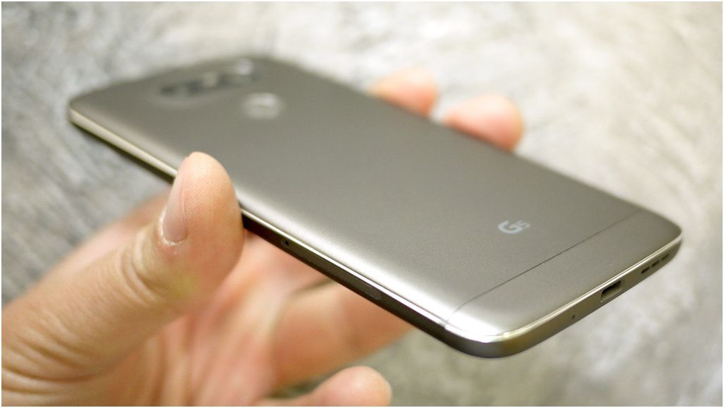 Обзор смартфона LG G5 SE: "дружный" трансформер (обзор, смартфона, дружный, трансформер) Обзор смартфона LG G5 SE: "дружный" трансформер