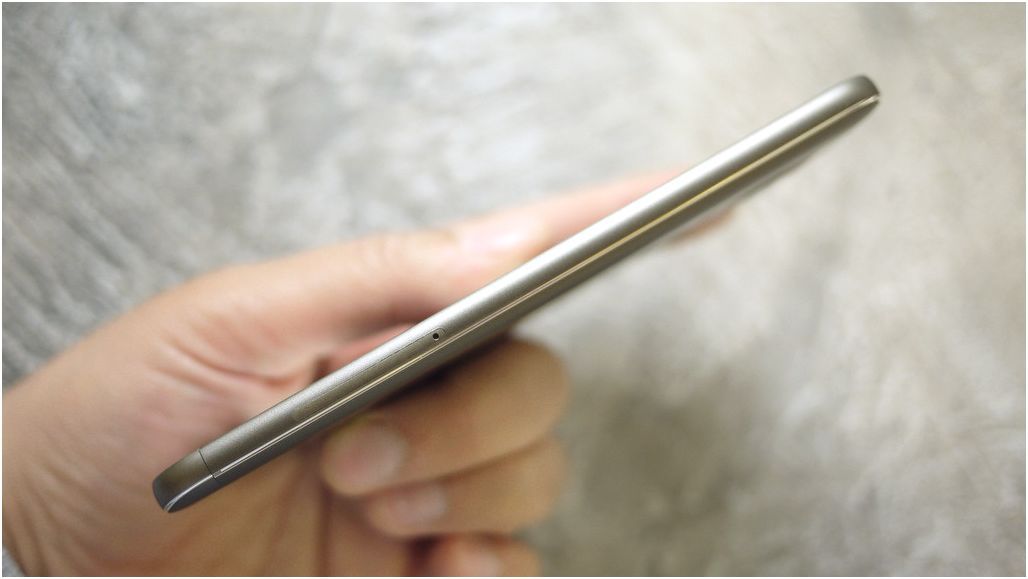 Обзор смартфона LG G5 SE: "дружный" трансформер (обзор, смартфона, дружный, трансформер) Обзор смартфона LG G5 SE: "дружный" трансформер