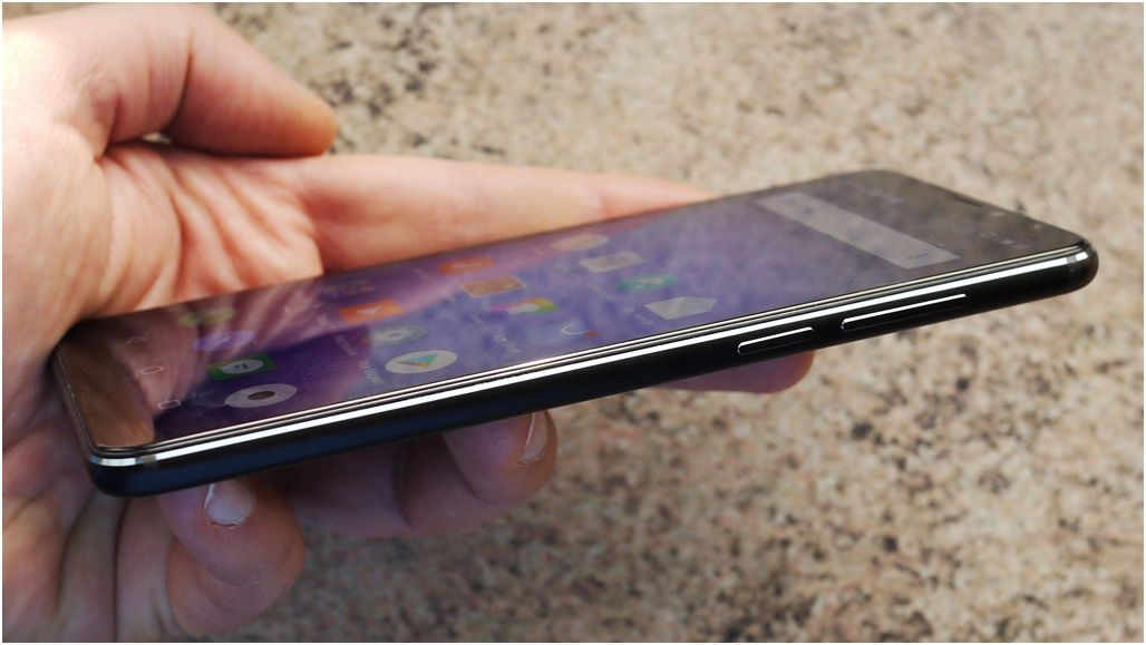 Обзор смартфона Meizu Note 8: ни рамок, ни "челки"