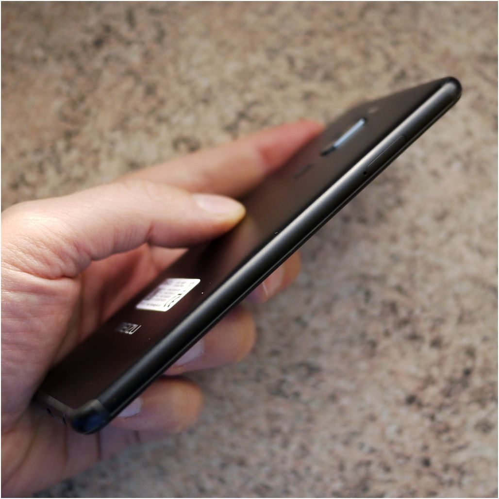 Обзор смартфона Meizu Note 8: ни рамок, ни "челки"