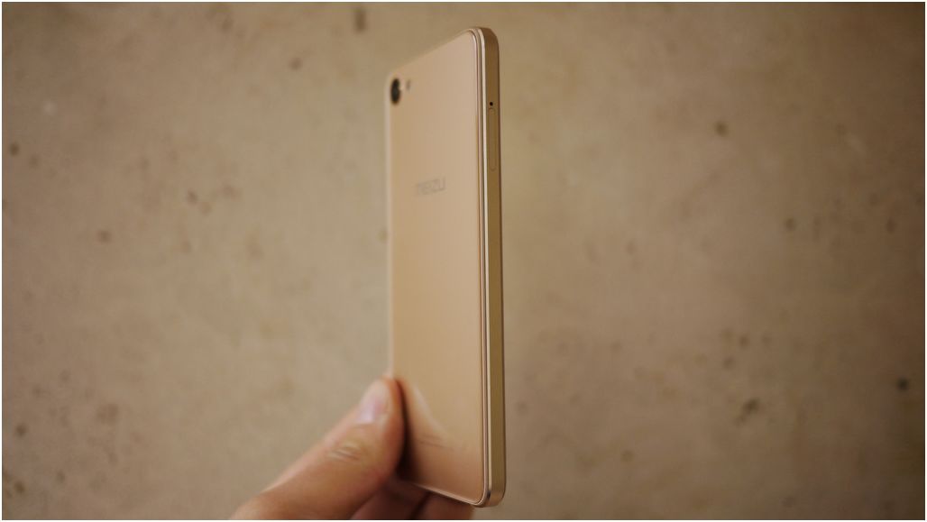 Обзор смартфона Meizu U10: стекло возвращается