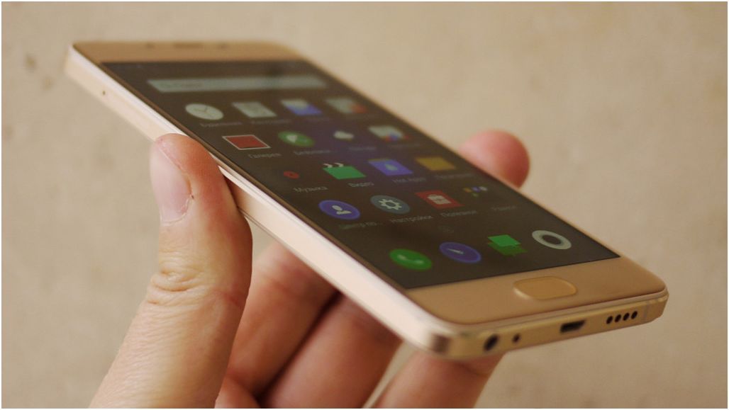 Обзор смартфона Meizu U10: стекло возвращается