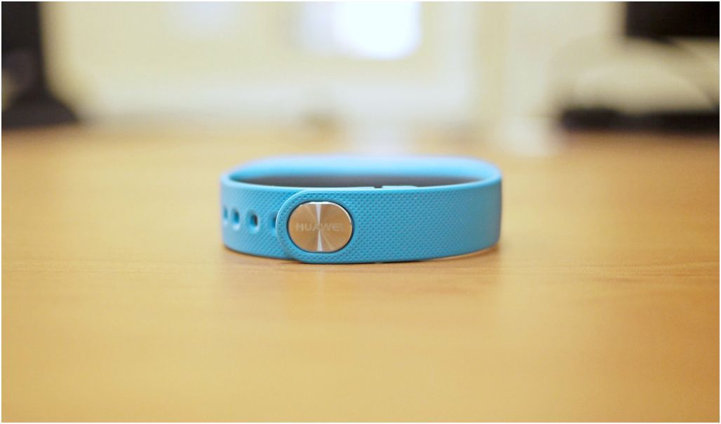 Обзор фитнес-браслета Huawei TalkBand B1: а поговорить?