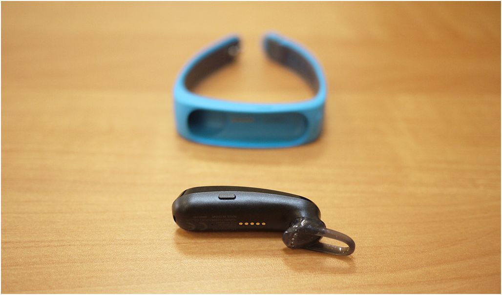 Обзор фитнес-браслета Huawei TalkBand B1: а поговорить?