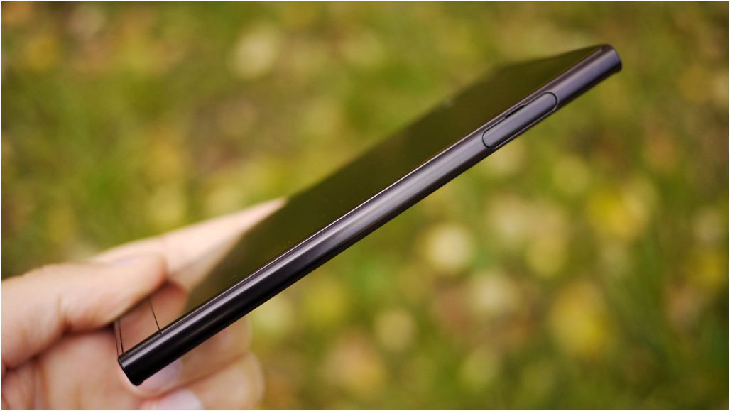 Обзор смартфона Sony Xperia XZ: флагман по-японски