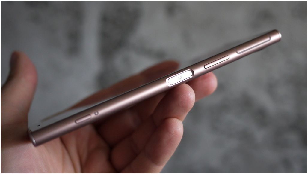Обзор смартфона Sony Xperia XZ1: верность стилю (обзор, смартфона, sony, xperia) Обзор смартфона Sony Xperia XZ1: верность стилю
