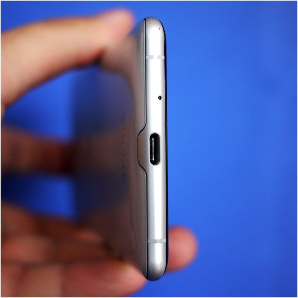 Обзор смартфона Sony Xperia XZ3: OLED в чувствительных рамках (обзор, смартфона, sony, xperia) Обзор смартфона Sony Xperia XZ3: OLED в чувствительных рамках