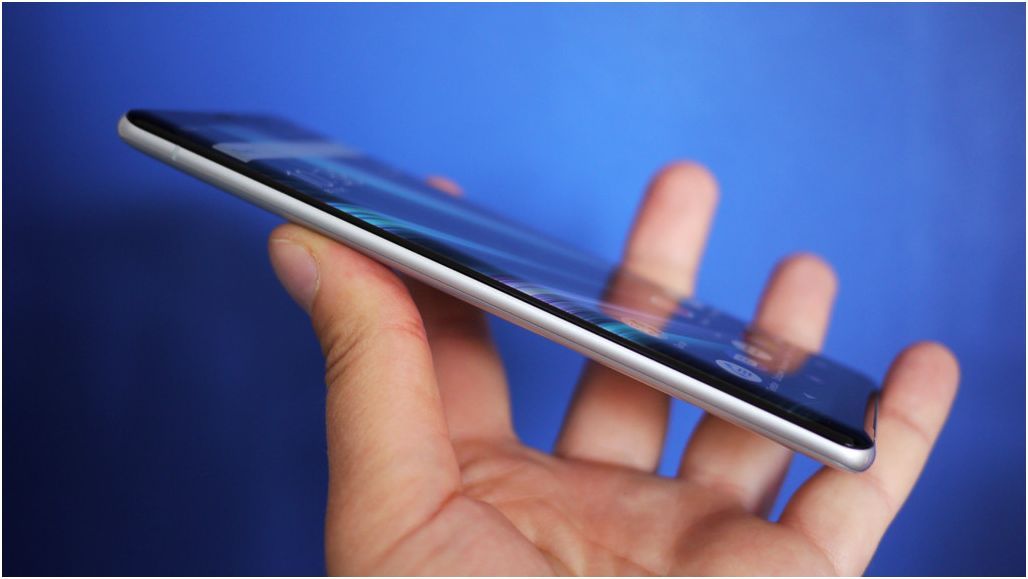 Обзор смартфона Sony Xperia XZ3: OLED в чувствительных рамках (обзор, смартфона, sony, xperia) Обзор смартфона Sony Xperia XZ3: OLED в чувствительных рамках