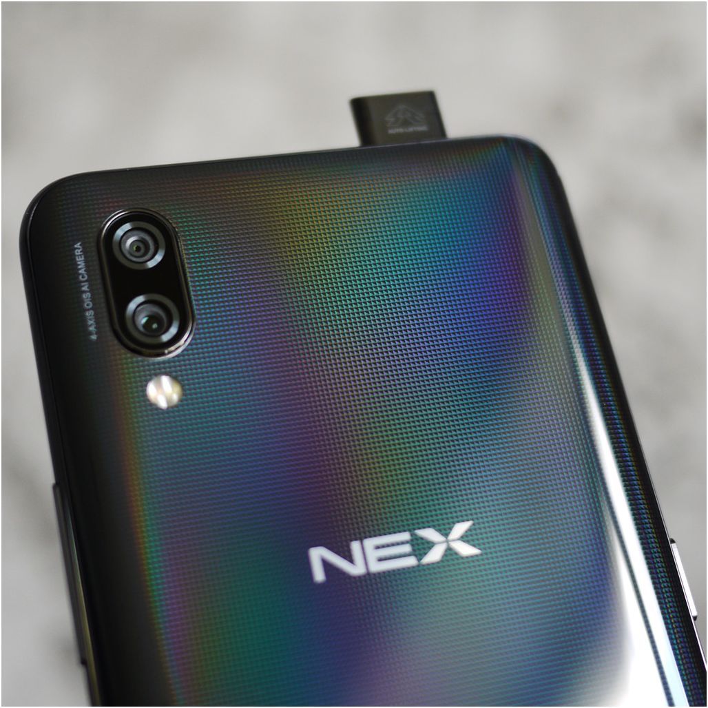 Обзор смартфона Vivo Nex: ни рамок, ни "чёлки"