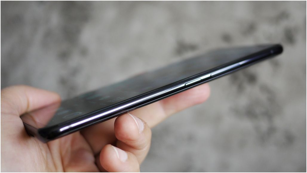 Обзор смартфона Vivo Nex: ни рамок, ни "чёлки"