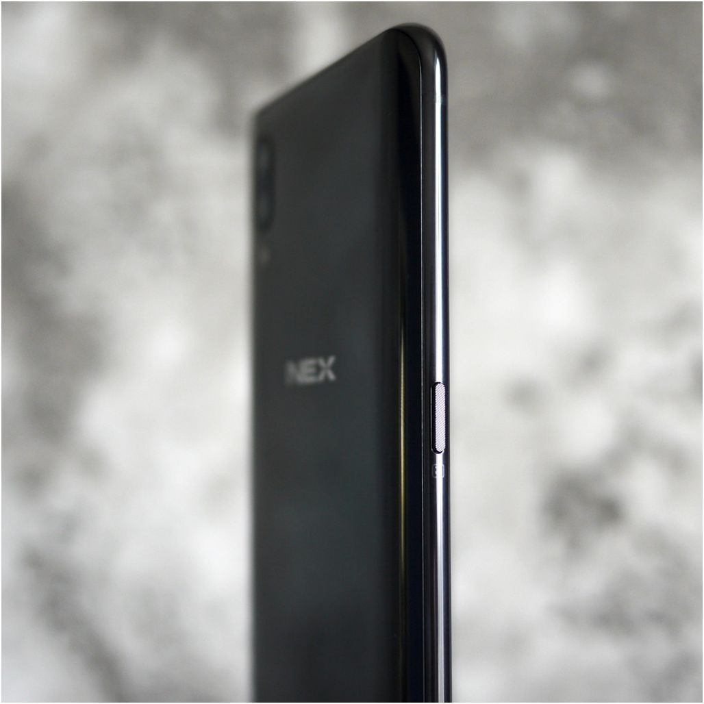 Обзор смартфона Vivo Nex: ни рамок, ни "чёлки"