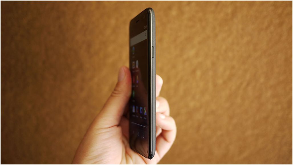 Обзор смартфона Wileyfox Spark: овсянка со специями