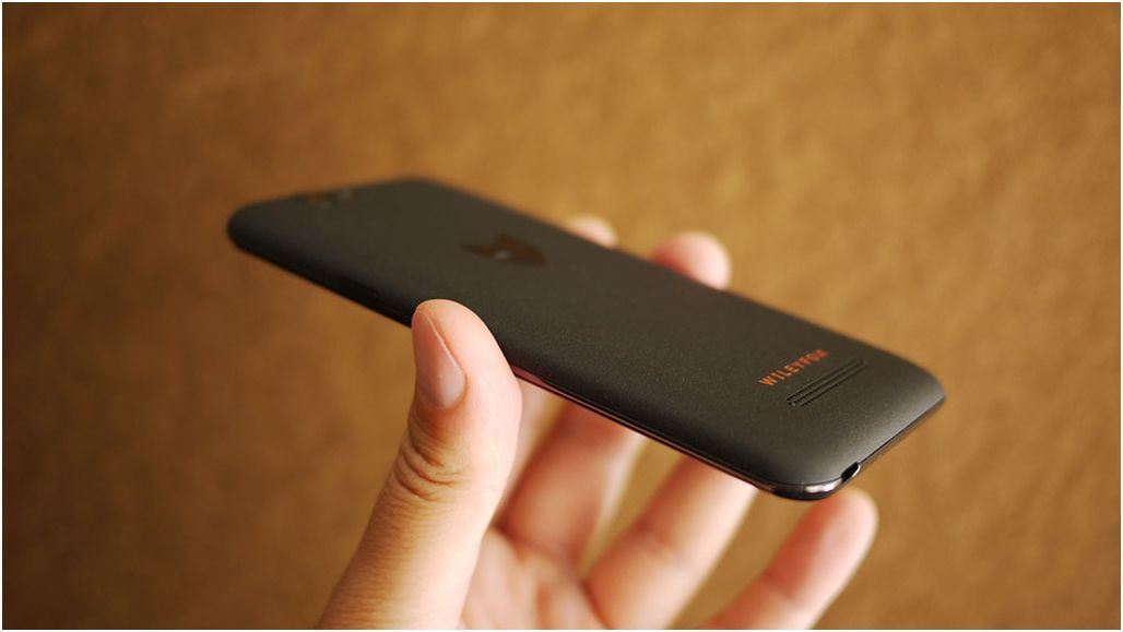 Обзор смартфона Wileyfox Spark: овсянка со специями