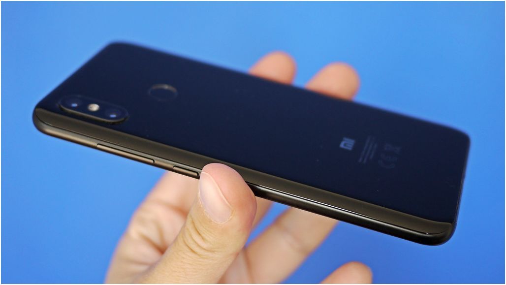 Обзор смартфона Xiaomi Mi 8: победитель конкурса двойников