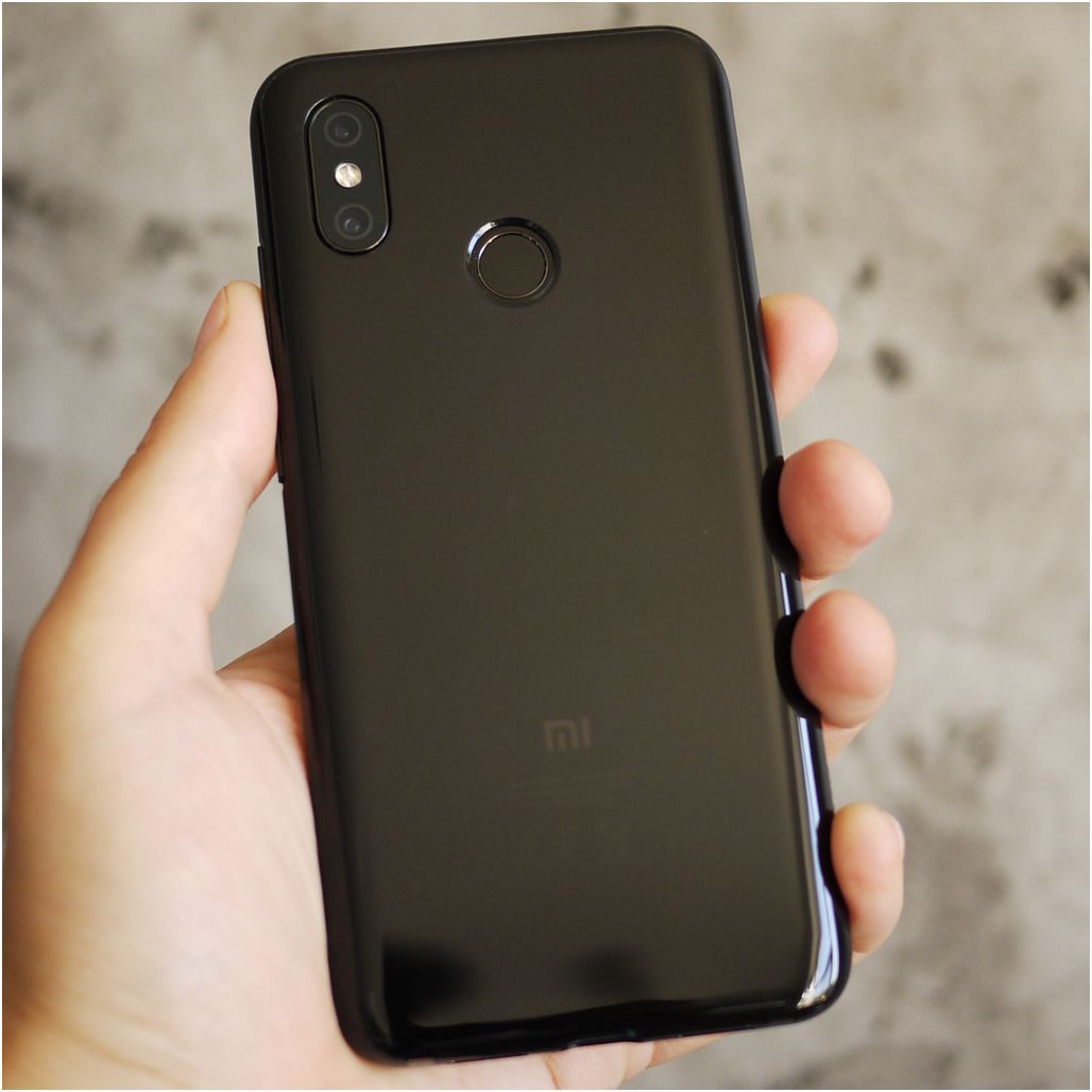 Обзор смартфона Xiaomi Mi 8: победитель конкурса двойников