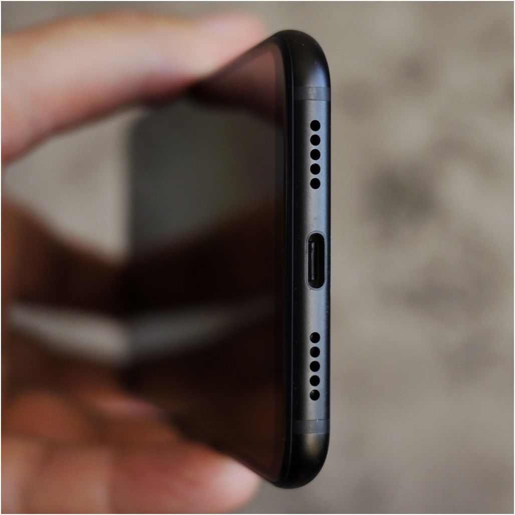 Обзор смартфона Xiaomi Mi 8: победитель конкурса двойников