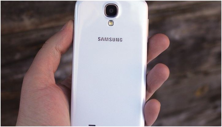 Пластиковый король. Один день с Samsung Galaxy S4 (пластиковый, король, один, день) Пластиковый король. Один день с Samsung Galaxy S4