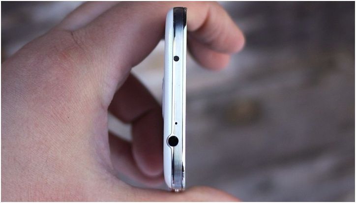 Пластиковый король. Один день с Samsung Galaxy S4 (пластиковый, король, один, день) Пластиковый король. Один день с Samsung Galaxy S4