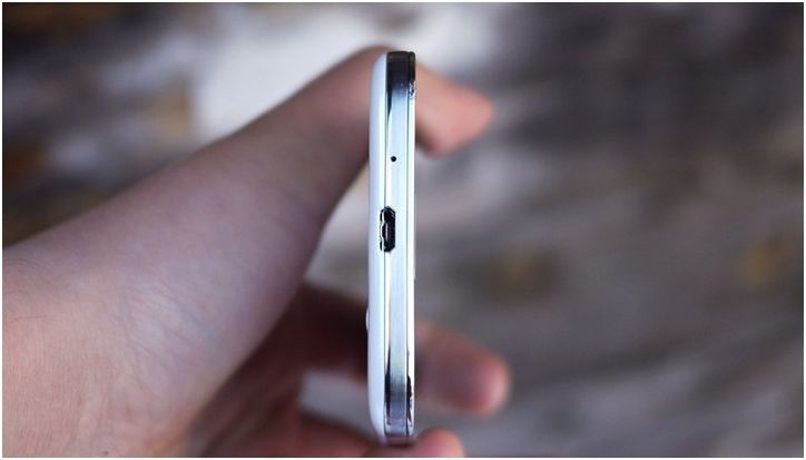 Пластиковый король. Один день с Samsung Galaxy S4 (пластиковый, король, один, день) Пластиковый король. Один день с Samsung Galaxy S4