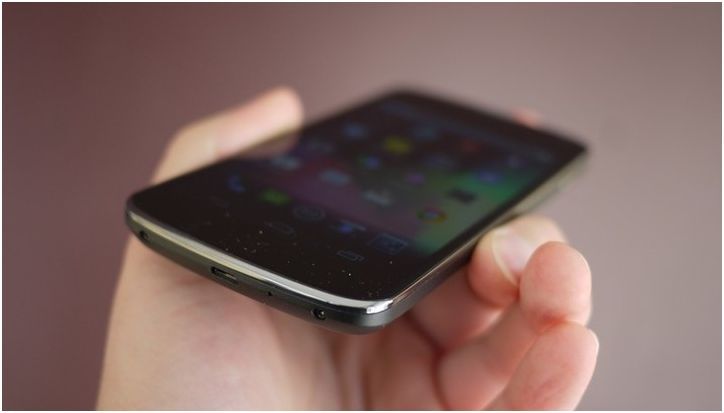 Черный прямоугольник. Обзор смартфона Nexus 4 от Google и LG