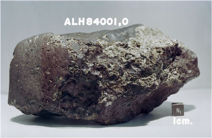 Этот марсианский метеорит содержит органические молекулы, но не содержит признаков жизни