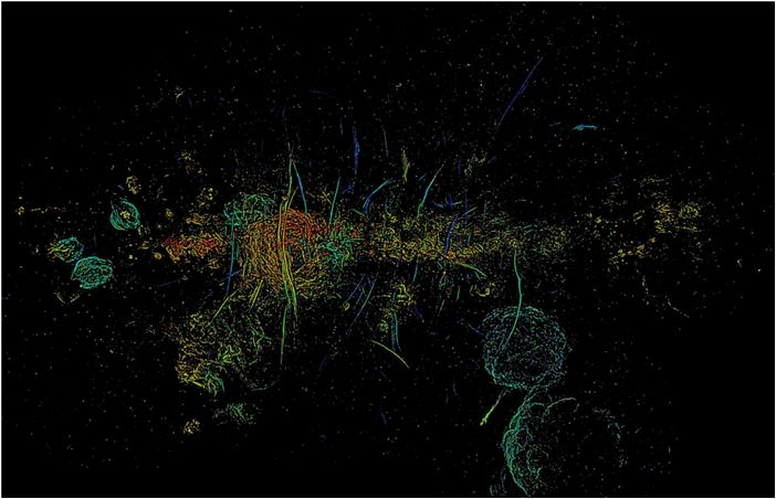Новое изображение центра нашей галактики показывает почти тысячу загадочных нитей